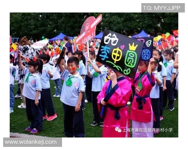 全足球明星礼盒内容揭秘包括哪些独特商品和限量版周边产品