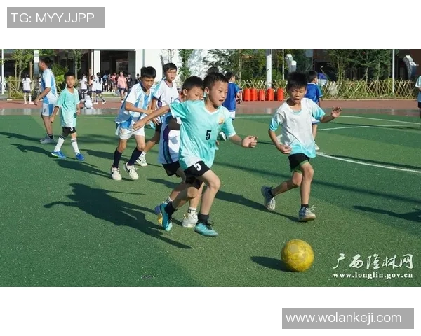 小孩足球明星跳舞时刻精彩瞬间图片合集展现活力与梦想