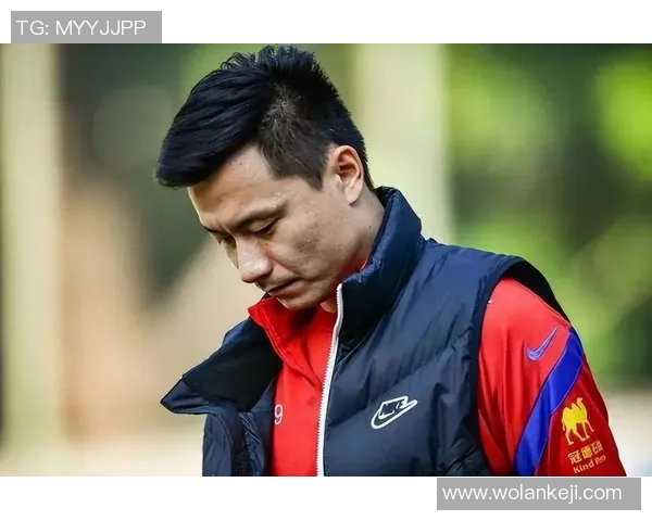 足球明星父亲严厉教育儿子助其成才的励志故事