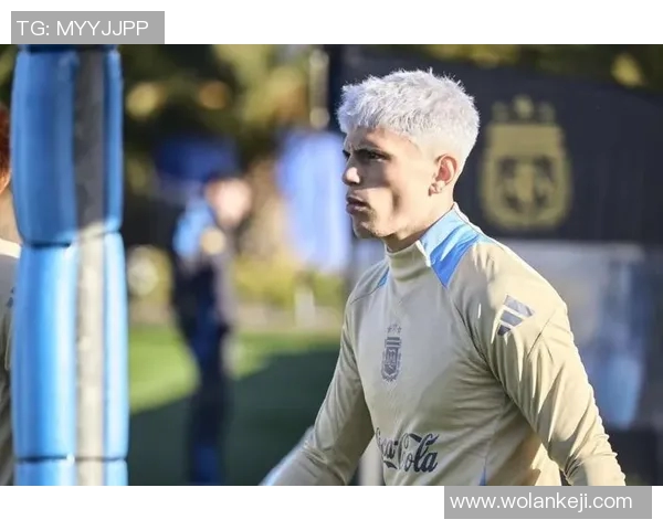 足球明星场上发型大比拼男士风格与魅力的完美展现