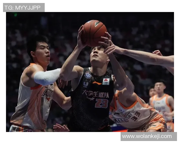 明星篮球赛场精彩瞬间犯规视频集锦回顾与分析